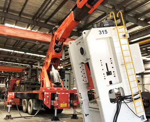 保城镇提升工作效率，选择优质折臂吊租赁服务