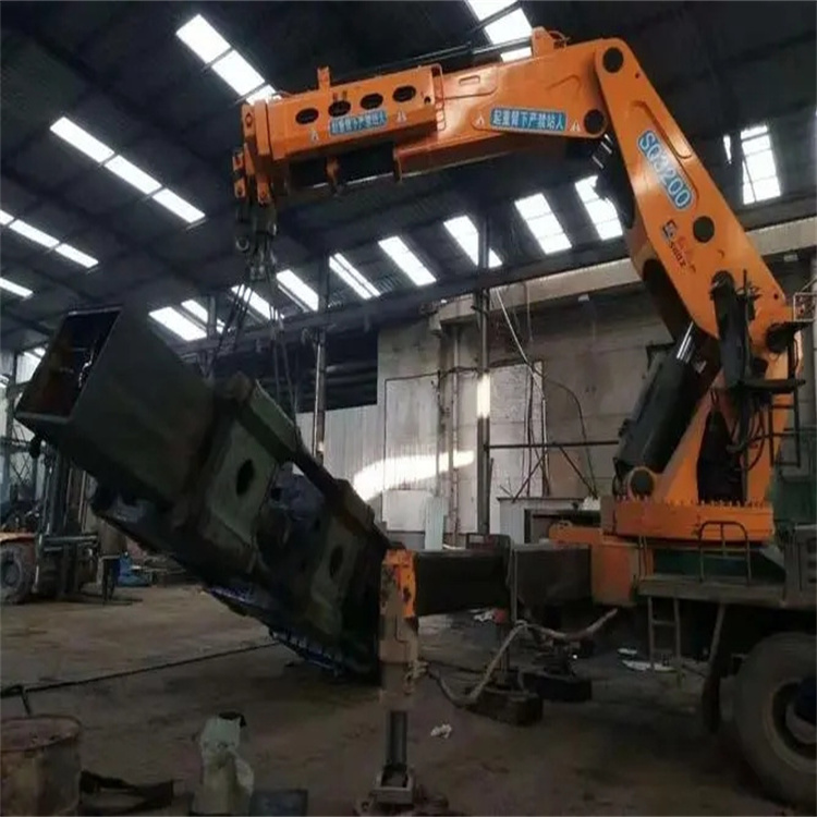 保城镇200吨折臂吊出租