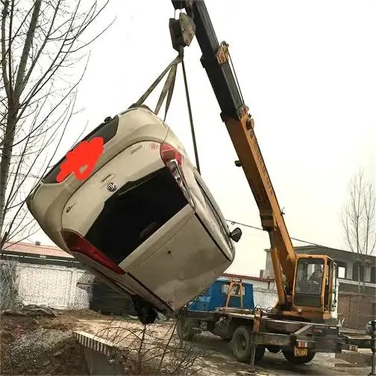 保城镇随时待命，吊车24小时道路救援服务全解析